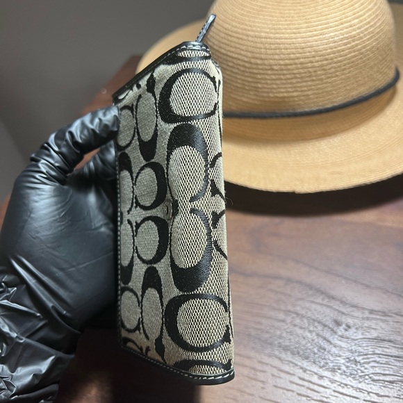 Coach Leatherware Snap zippy wallet - Picture 10 of 15